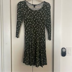 Forever 21 Olive Green Daisy Lace-Up Back Mini Dress Long Sleeves Size Medium